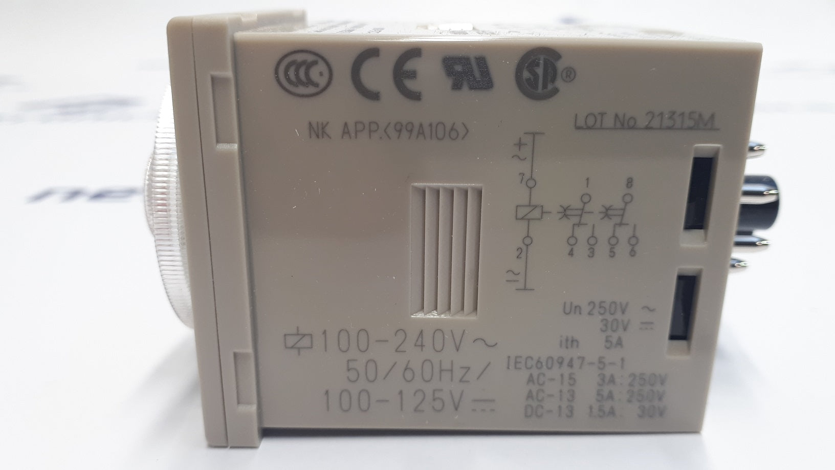 Omron H3CR-F8 Timer