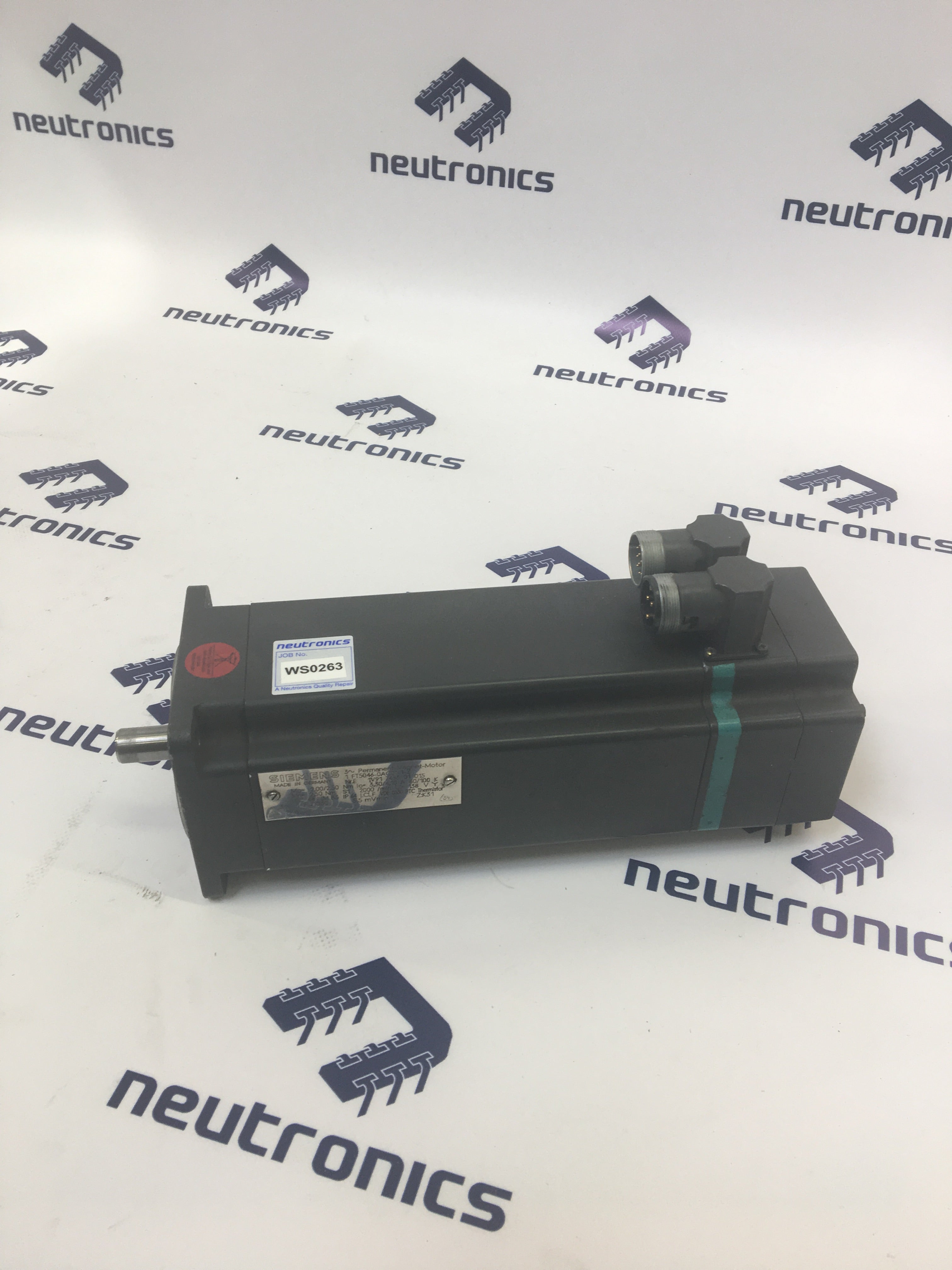 Siemens 1FT5046-0AC01-1-Z131998260090 Motor
