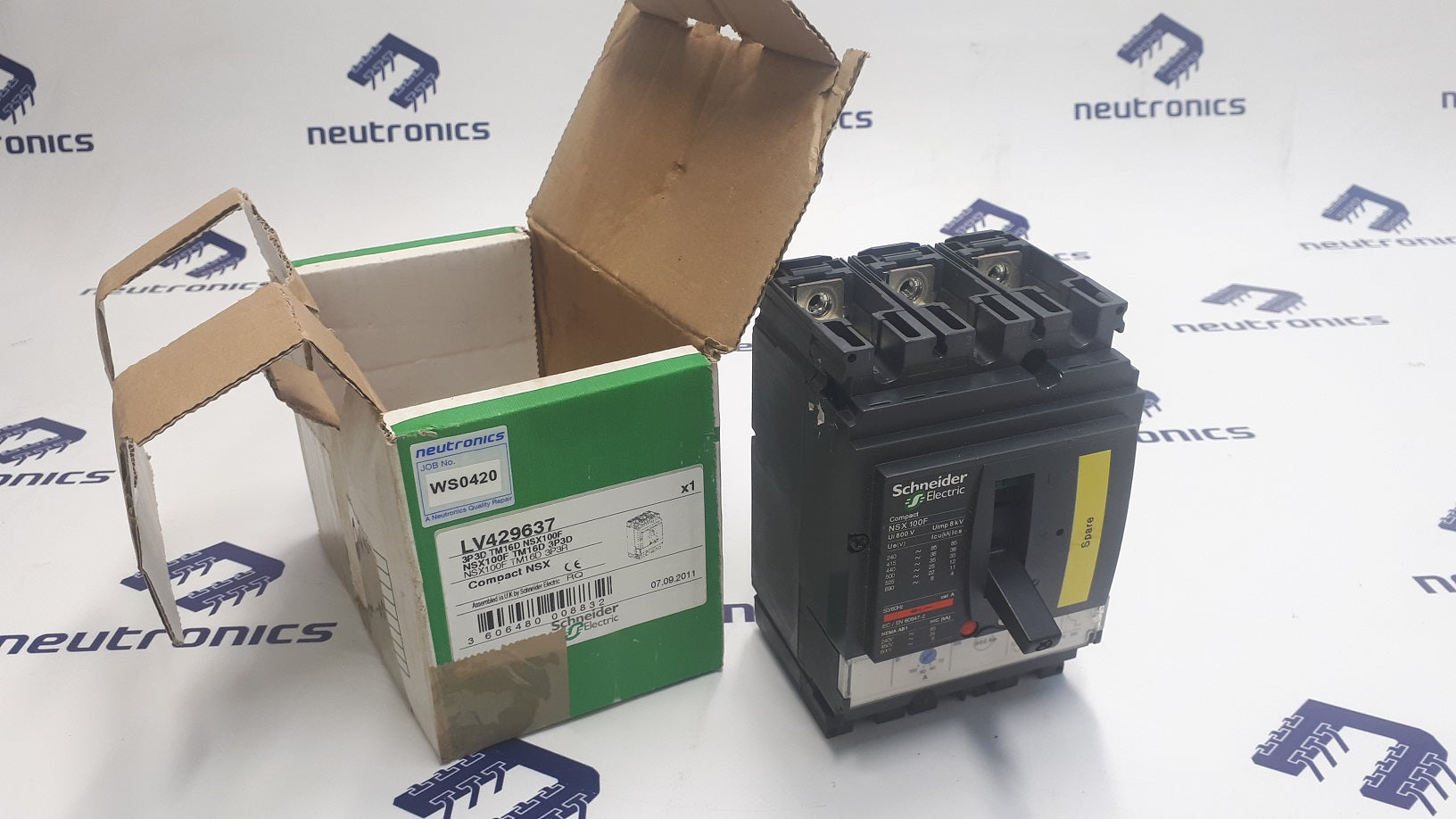 Schneider Electric LV429637 Circuit Breaker Compact