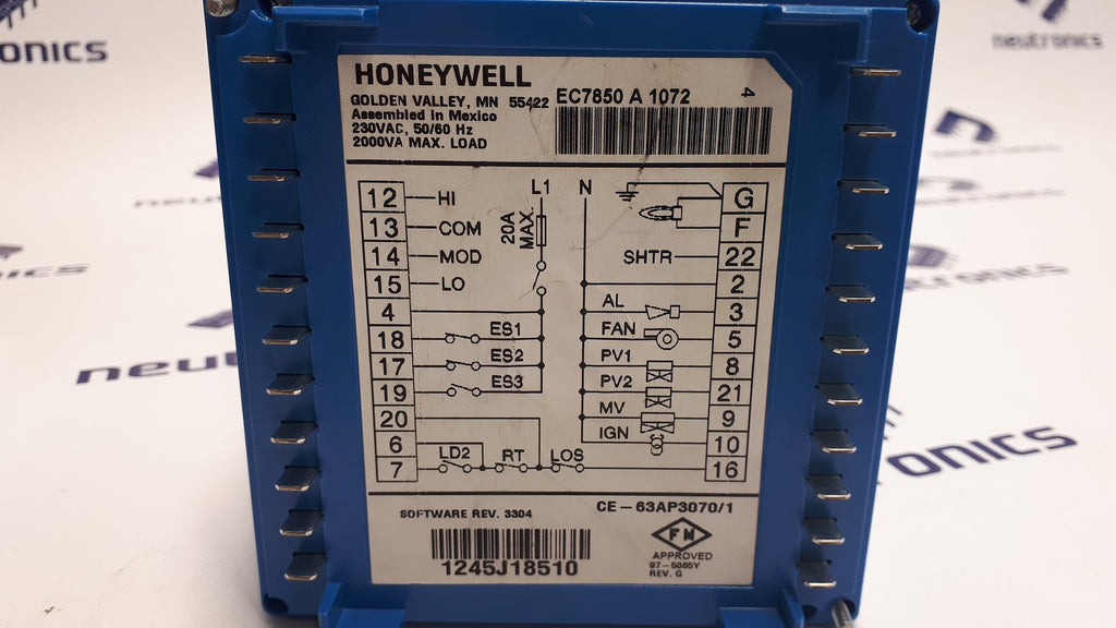 Honeywell EC7850 A 1072 Burner Control