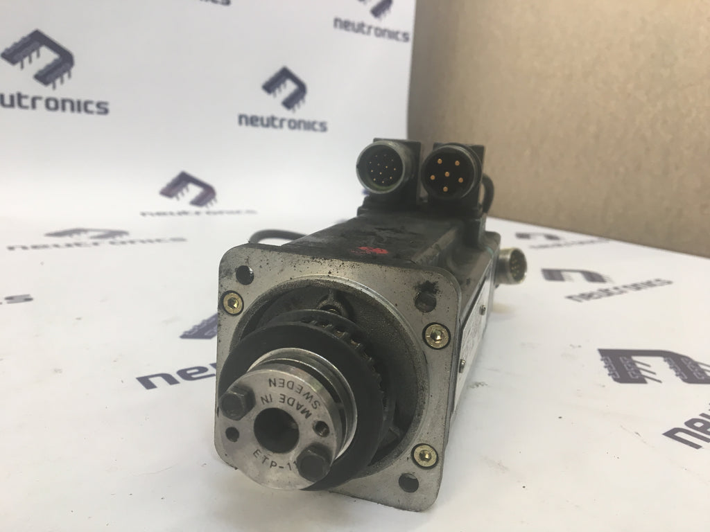 Siemens 1FT5032-0AC01-1-Z Motor